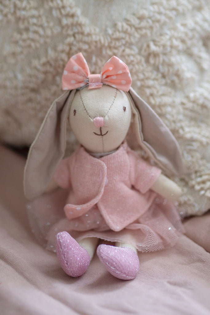 Clover the bunny mini doll, similar to maileg mouse. Floppy ears with a cute pink bow and sweater. 