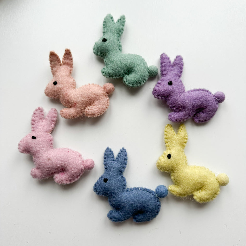 Felt Easter bunny toys available from a small shop in Canada. Can also be used as garland supplies and craft supplies. 
